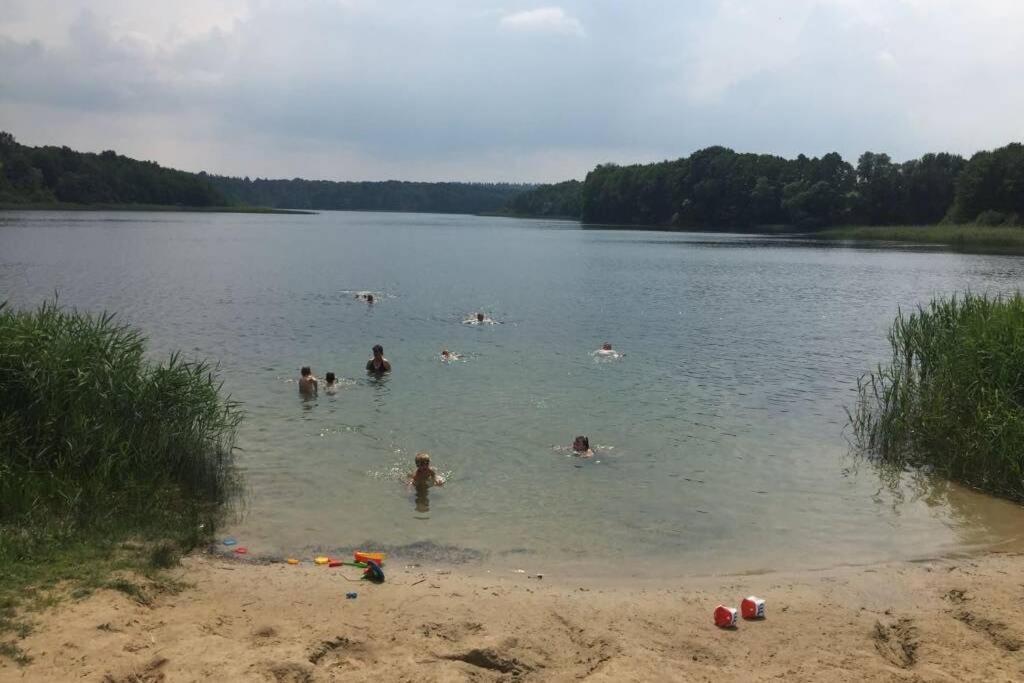 Ferienwohnung In Peetzig Am See Ангермюнде Экстерьер фото