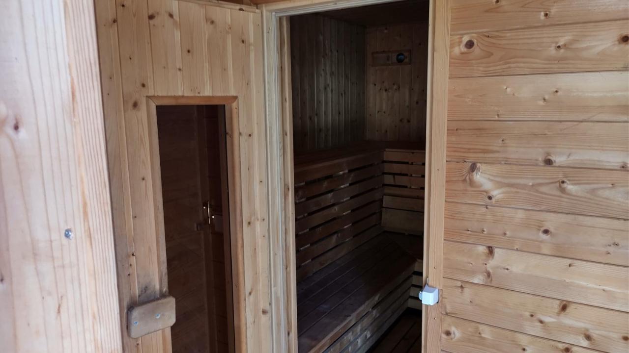 Ferienwohnung In Peetzig Am See Ангермюнде Экстерьер фото